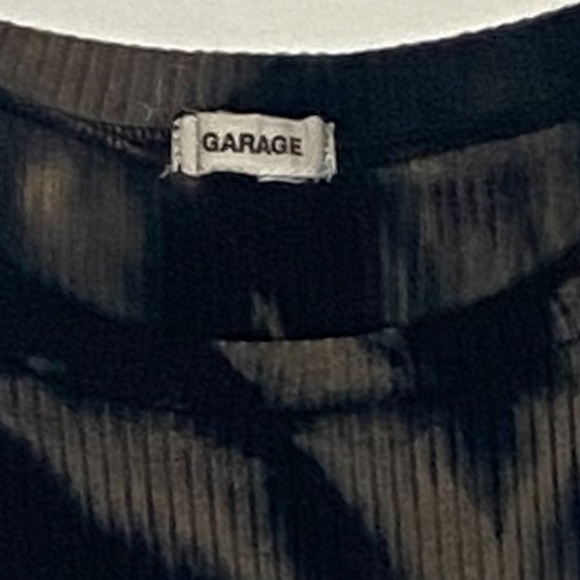 Garage Crop-T - Picture 2 of 3